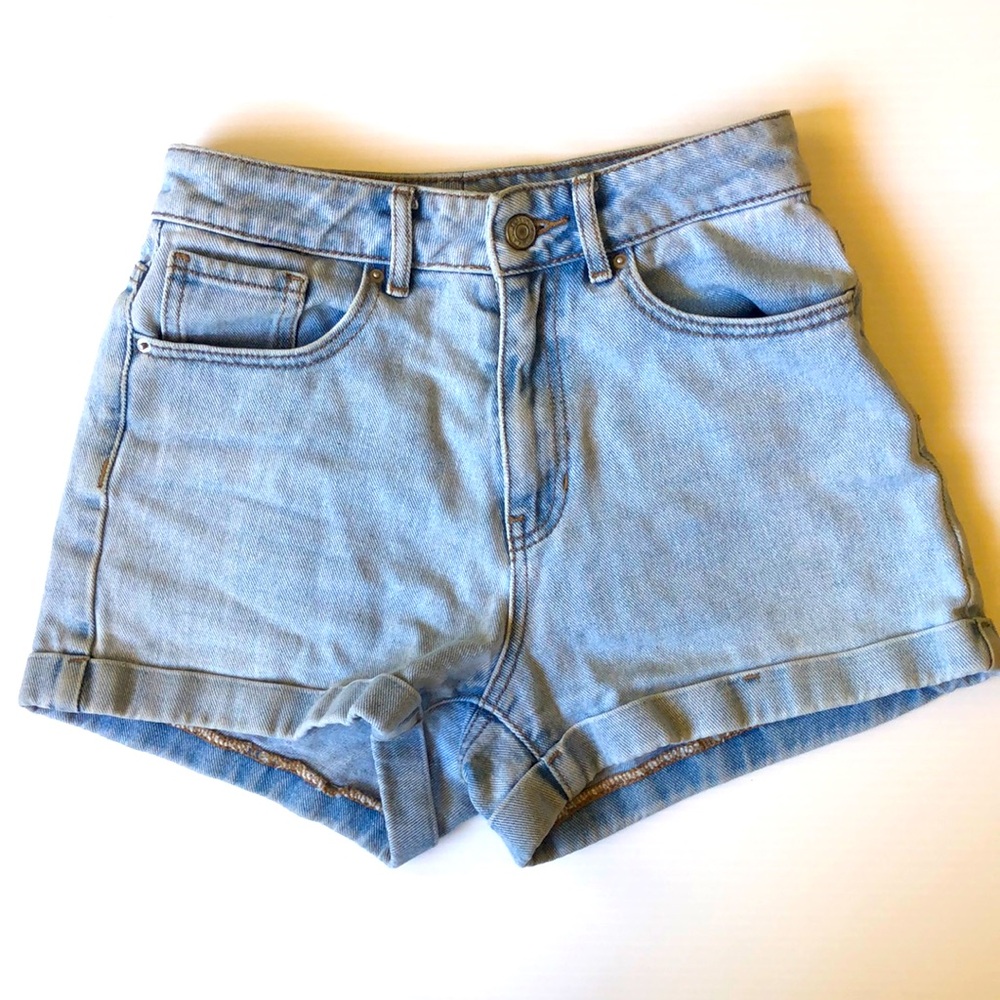 Pacsun Shorts Womens 24 Mom Short Denim Blue Light Wash Cuffed 2-1/2” Inseam